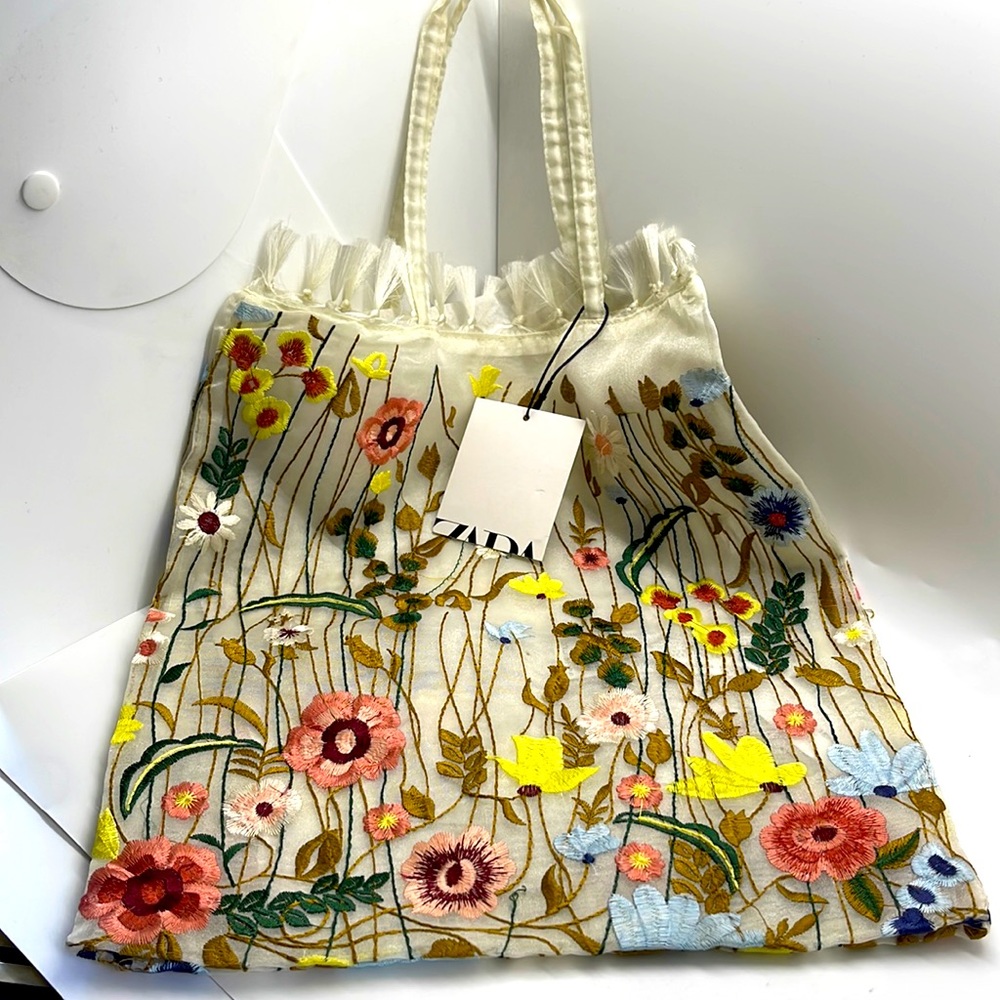 NWT Zara floral embroidered tulle tote.